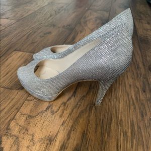 Glittery heels to Enzo Angiolino